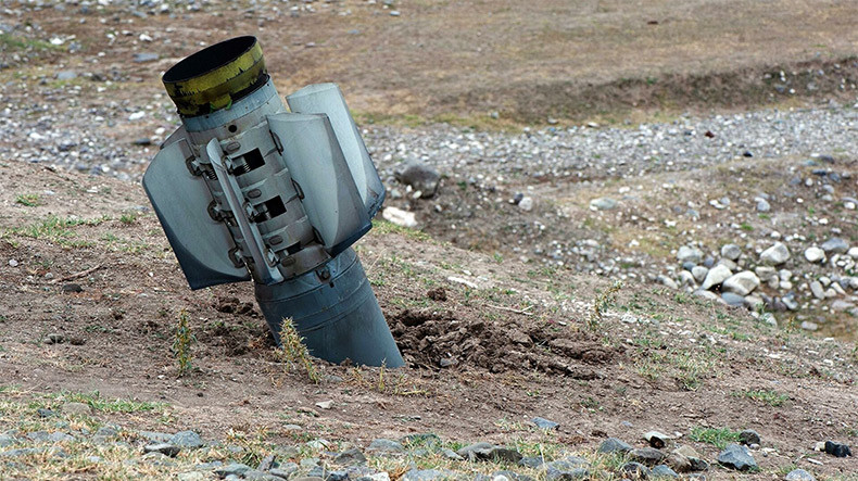 В Аскеране обнаружены кассетные бомбы и неизвестное оружие