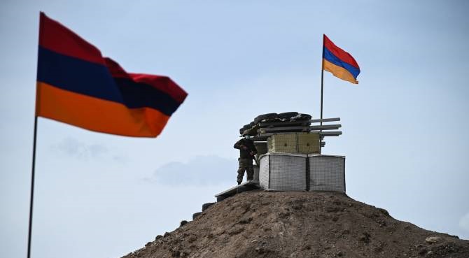Միջադեպ հայ-ադրբեջանական սահմանին. 8-10 ադրբեջանցի փորձել է անցնել միջդիրքային տարածք. ՀՀ ՊՆ