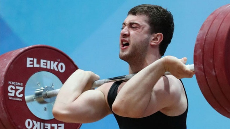 Армянский тяжелоатлет Рафик Арутюнян установил рекорд