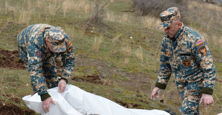 ГСЧС Арцаха: Спасатели эвакуировали останки еще одного военнослужащего