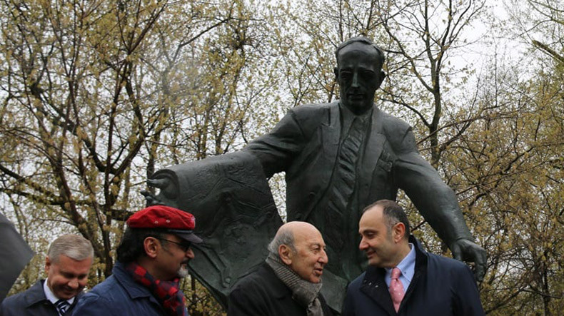 Մոսկվայում բացվել է Կարո Հալաբյանի հուշարձանը