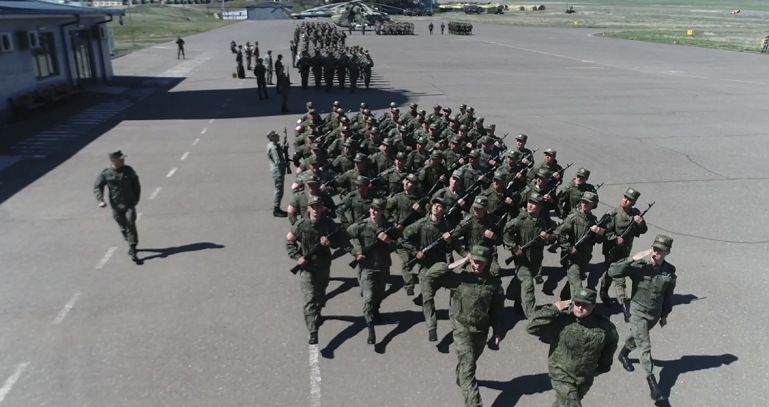 Ստեփանակերտի օդանավակայանում անցկացվել է Հաղթանակի օրվան նվիրված զորահանդեսի փորձը․ ՌԴ ՊՆ (լուսանկարներ)