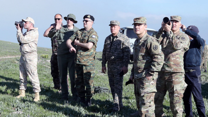 Аккредитованные в Армении военные атташе посетили Сюник