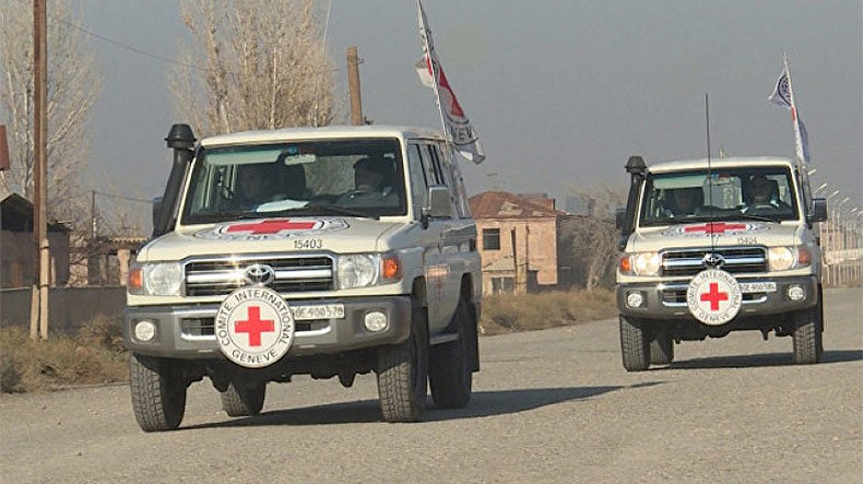 Взятых в плен шестерых армянских военнослужащих посетили представители Красного креста