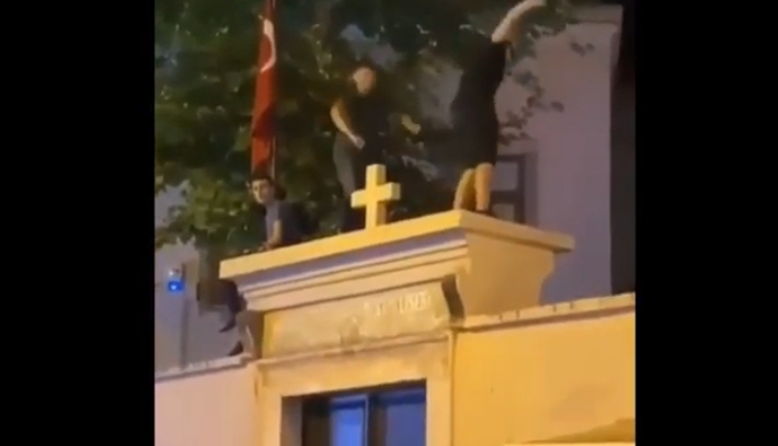 Թուրքերը Ստամբուլում պղծել են Սուրբ Թագավոր եկեղեցին. ՏԵՍԱՆՅՈՒԹ