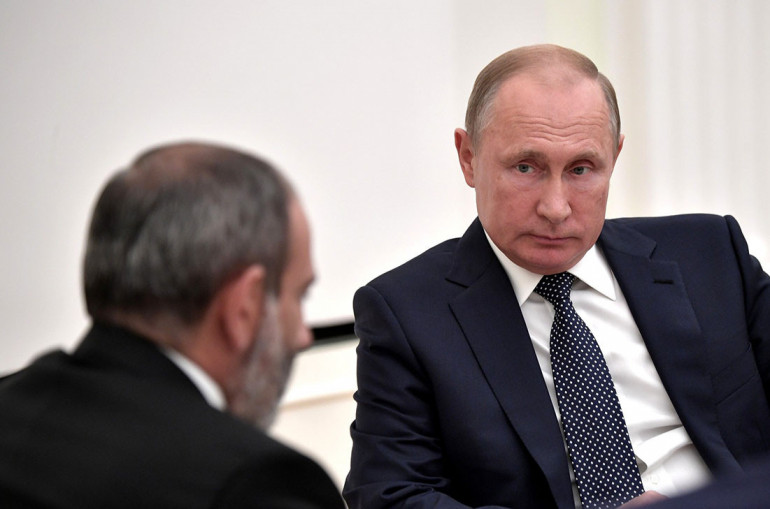 Путин поздравил Пашиняна с назначением премьером Армении