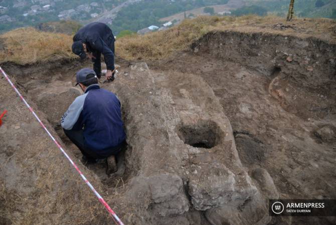 Հնագետները Հայաստանում երկու կին մարտիկների գերեզման են գտել