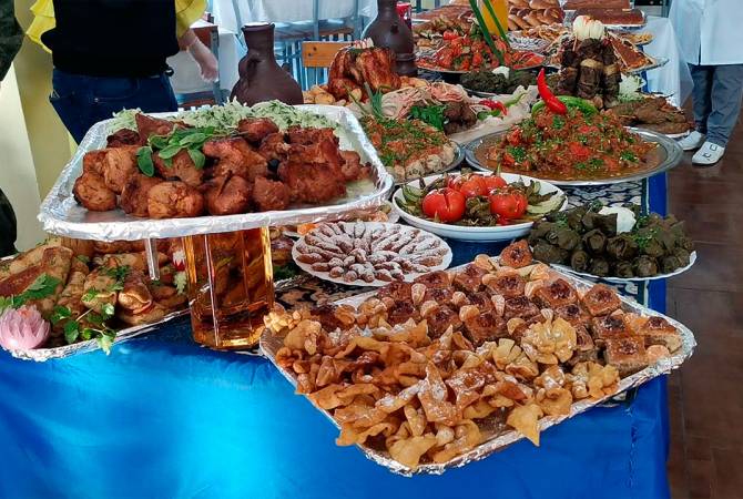 Սիրիայի ռուսական բազայում տոնական սեղանը զարդարել են հայկական ուտեստները