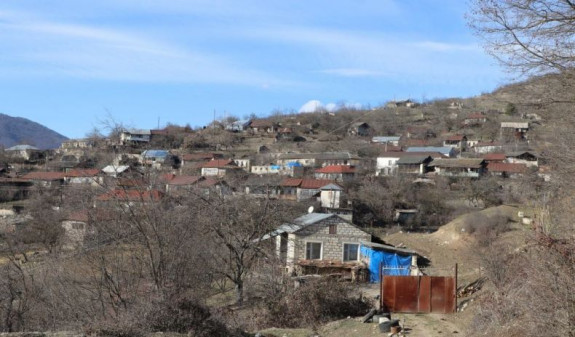 Փառուխ-Քարագլուխ հատվածից թշնամու տեսադաշտում է հայտնվել նաև Սարդարաշենը․ գյուղի մոտակա բլուրին ադրբեջանցիներն են