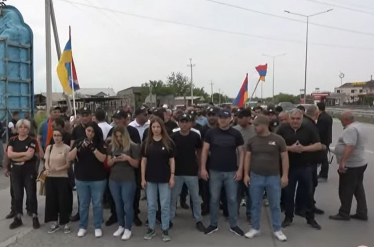 «Դիմադրություն» շարժման անդամները 4 մարզից երթով հասնում են Երևան