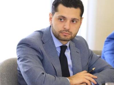 Համբարձում Մաթեւոսյանն Աննա Հակոբյանի ոսկե ձկնի՞կն է. «Հրապարակ»