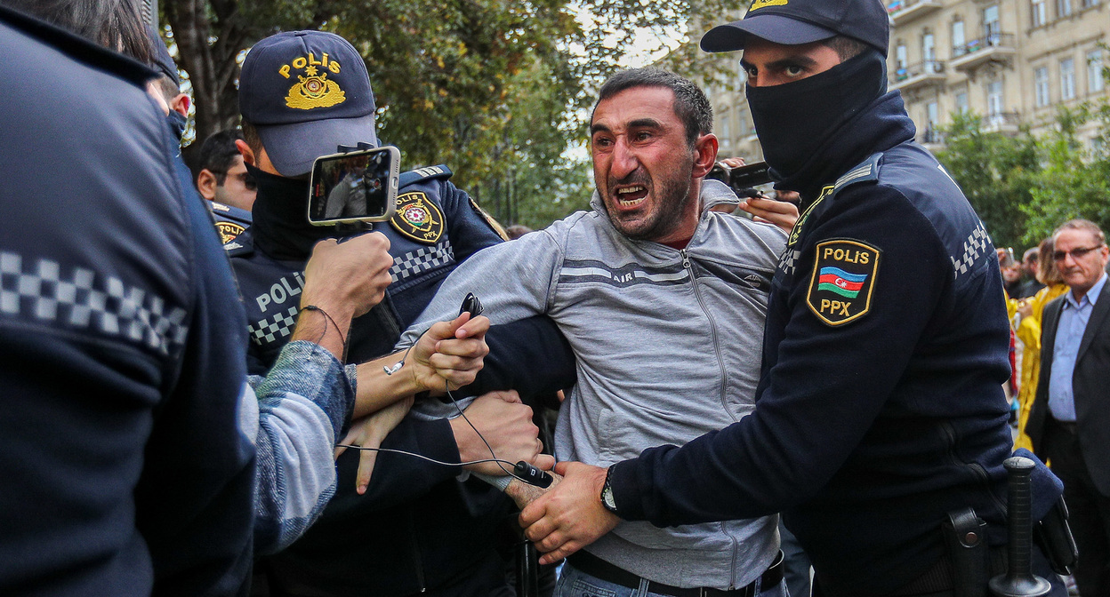 Բողոքի ցույցեր Ադրբեջանում։ Ոստիկանությունը բռնի ուժ է կիրառել