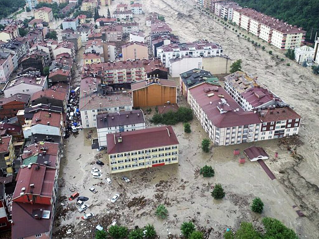 Աղետների «շքերթ» Թուրքիայում. երկրաշարժ, ջրհեղեղ, նոր զոհեր ու անհետ կորածներ