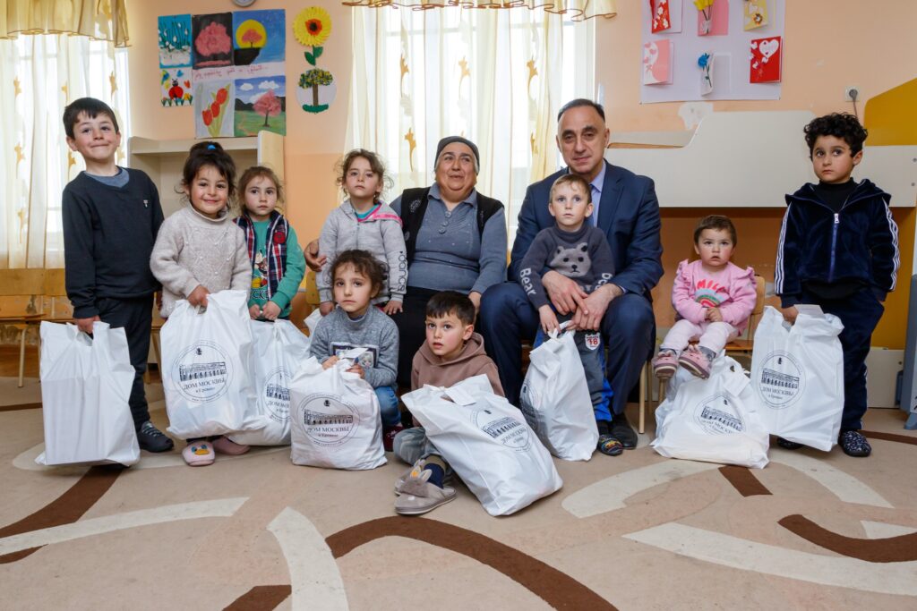 Երևանում «Դոմ Մոսկվի» կենտրոնը տոն է նվիրել Գեղարքունիքի մարզի սահմանամերձ գյուղերի երեխաներին
