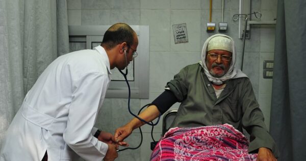 Եգիպտոսի գյուղերից մեկում 200-ից ավելի մարդ վարակվել է անհայտ հիվանդությամբ