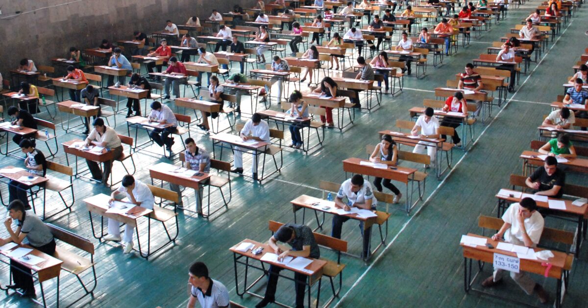 Միասնական քննությանը հեռախոս ունեցողները գուցե չկարողանան 2–րդ անգամ քննություն հանձնել