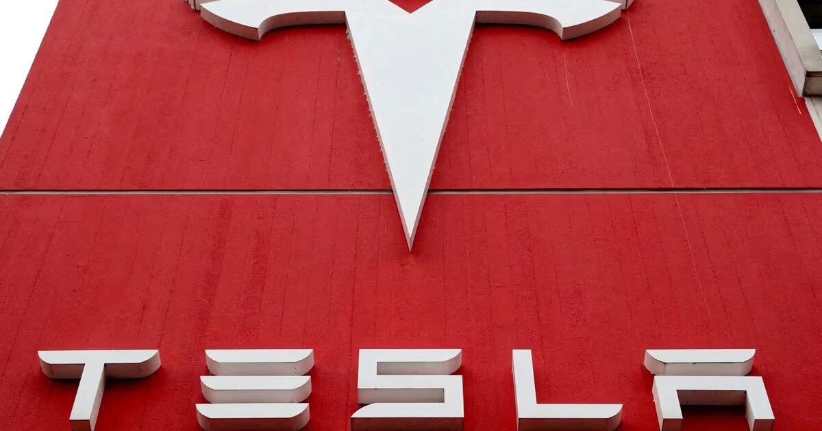 Tesla-ն ԱՄՆ-ում հետ է կանչում 2 միլիոն մեքենա