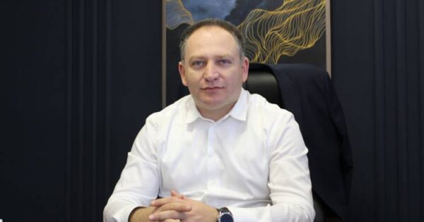 Նարեկ Մանուկյանը նեղացել է ՔՊ-ից․ «Հրապարակ»