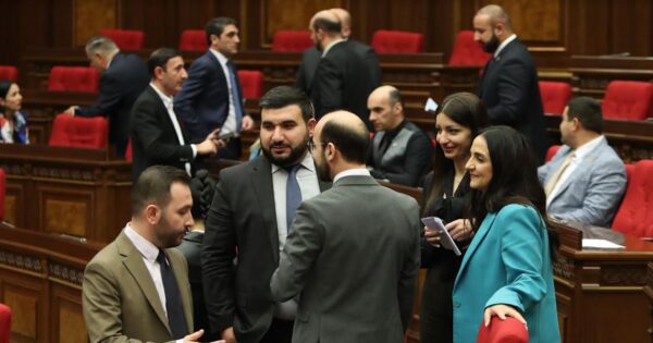 Փաշինյանը ցուցակ է կազմում․ «Հրապարակ»