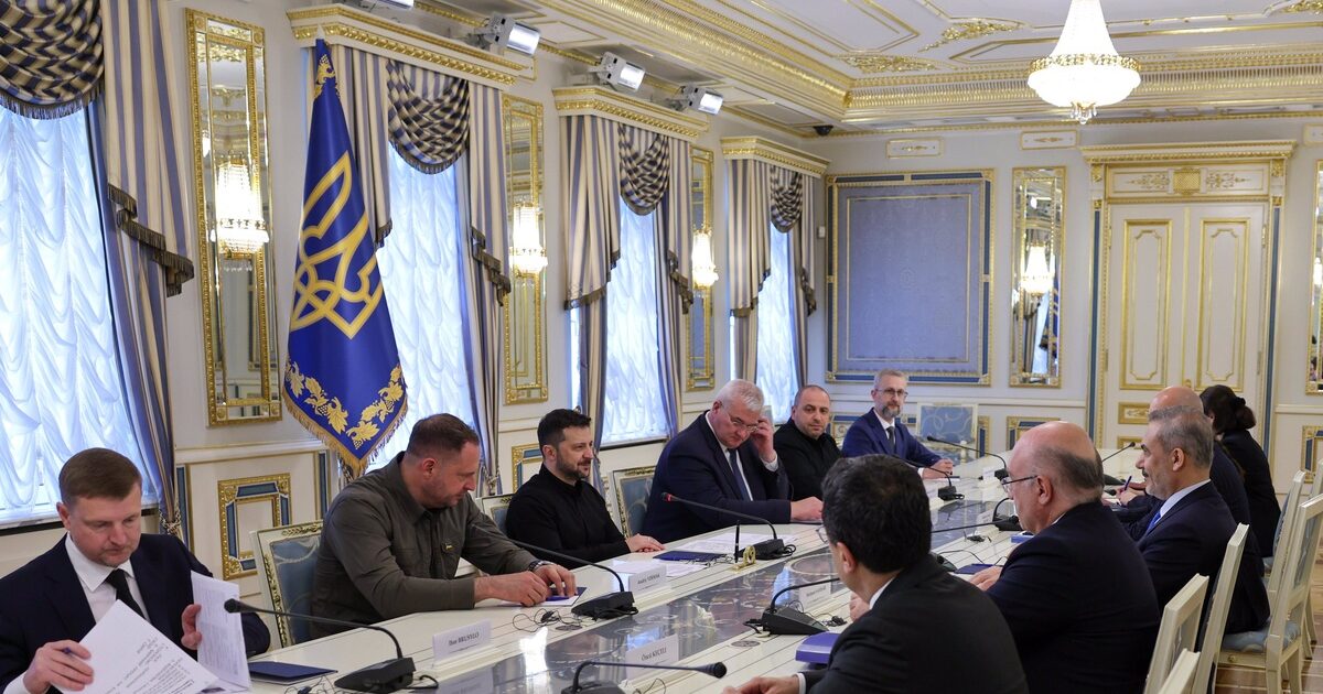 Թուրքիայի արտգործնախարարը Կիևում հանդիպել է Զելենսկու հետ