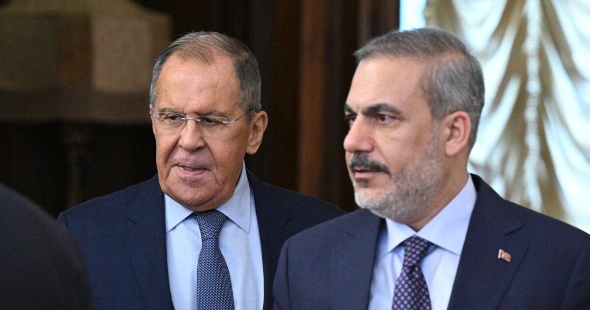Լավրովը թուրք գործընկերոջ հետ քննարկել է Ուկրաինայում խաղաղությանն ուղղված ջանքերը