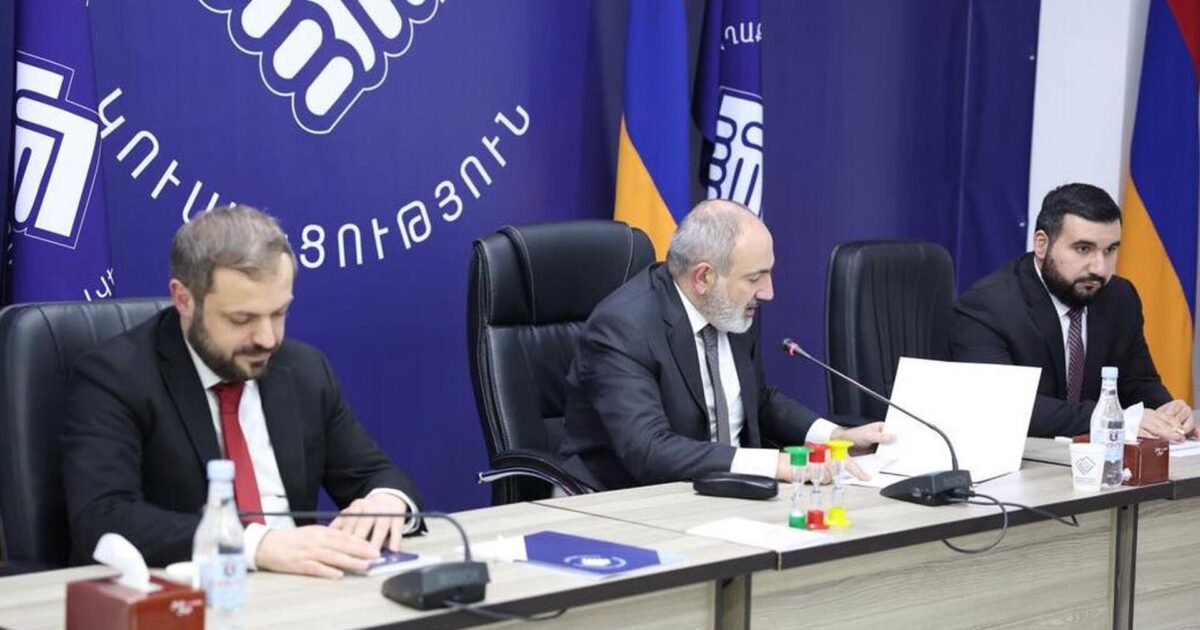 Խառն են, շատ խառն են. «Փաստ»