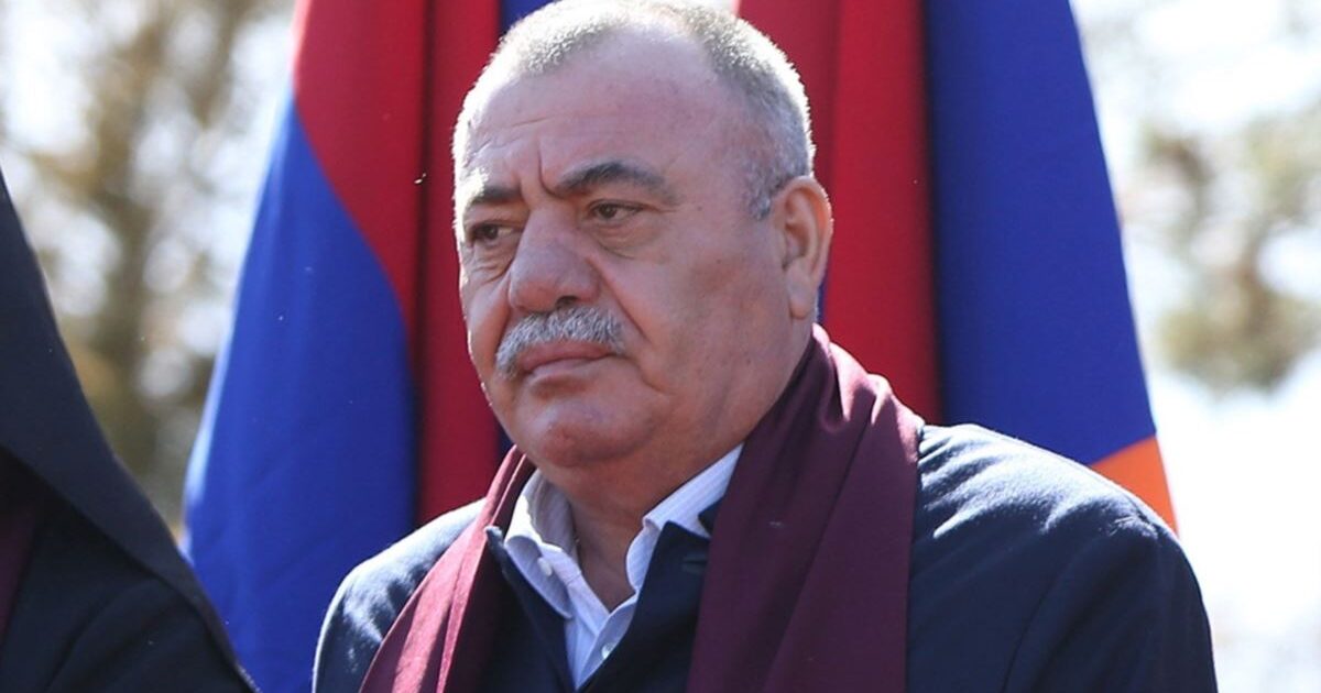 Զարմացած են, որ Արթիկի համայնքապետը քավորից չի հրաժարվել. «Հրապարակ»