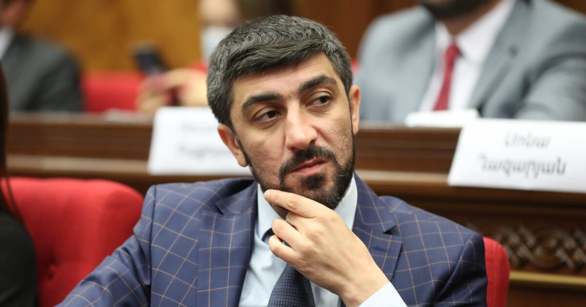 Վիլեն Գաբրիելյանի ծնունդը՝ միայն տղամարդկանցով. մասնակցել է նաև Փաշինյանը. «Հրապարակ»