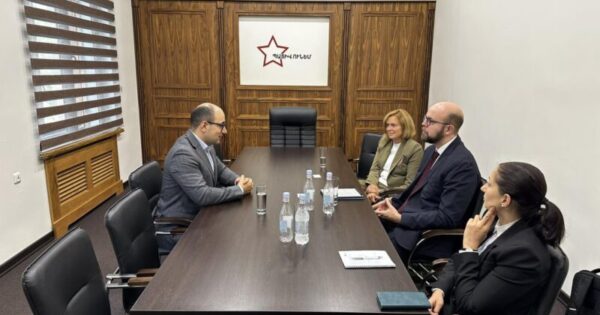 Հայկ Մամիջանյանը հանդիպել է Եվրոպայի խորհրդարանի ԵԺԿ խմբակցության անդամի հետ