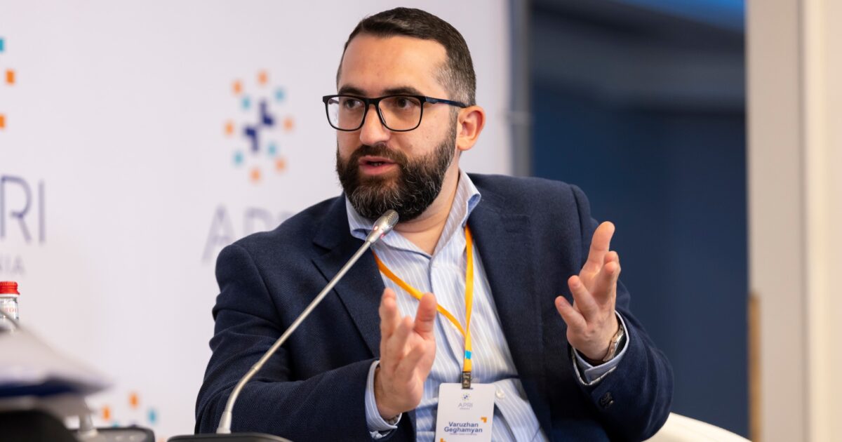 Անիի կամրջի հայտնվելը «բանակցություններում» բացառապես մի նպատակ ունի՝ հայ ժողովրդի մոտ արթնացնել հույզեր դեպի կորուսյալ հայրենիքը. Գեղամյան