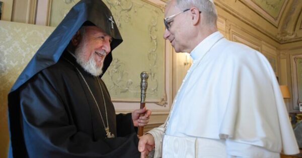 Վեհափառը Հռոմի պապին է ներկայացրել հայ ռազմագերիների և պատանդառվածների ազատ արձակման հրամայականը