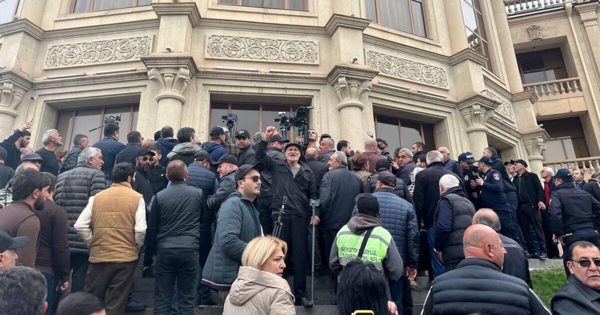 Փորձում է հոգեբանական ճնշում բանեցնել Վաղարշապատի ընտրություններից առաջ. «Փաստ»