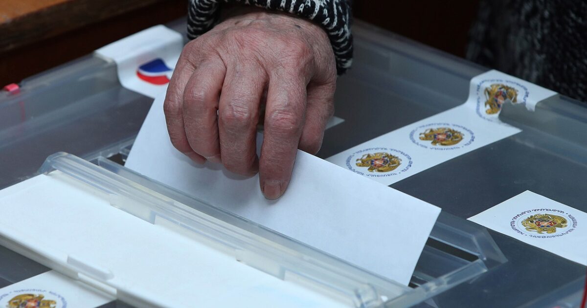 Բարձրացրել են կուսակցությունների դաշինքների անցողիկ շեմը. «Հրապարակ»