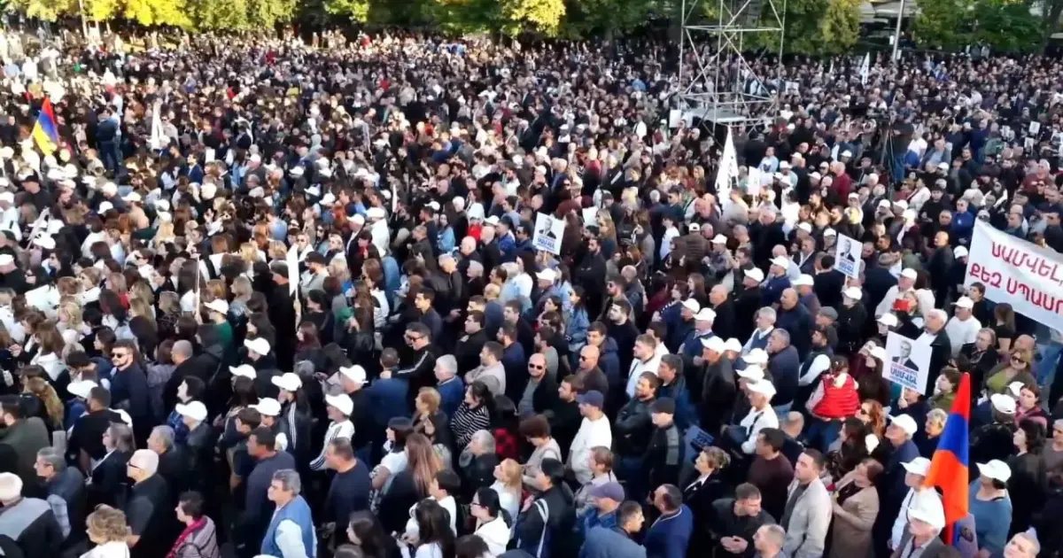 «Մեր ձևով» շարժման հանրահավաքը հիստերիայի մեջ է գցել իշխանությանը. «Հրապարակ»