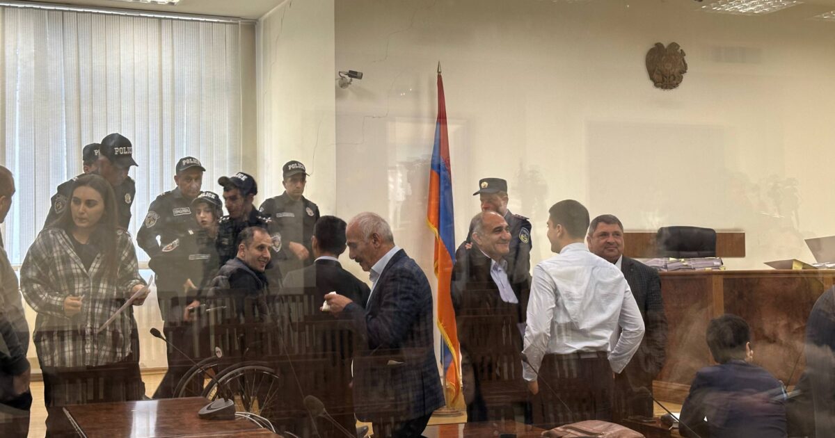 Բագրատ սրբազանի և 17 աջակիցների գործով դատական նիստը հետաձգվում է