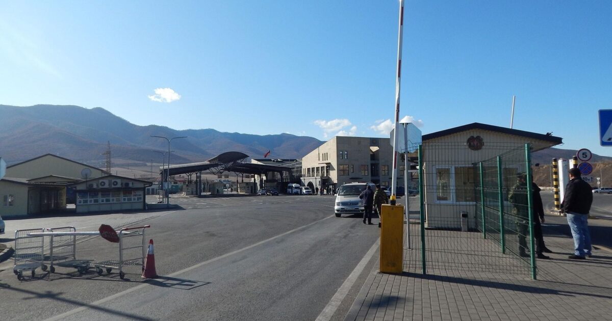 Ադրբեջան այցելած անձանց երկար են պահում ՀՀ սահմանին. «Հրապարակ»