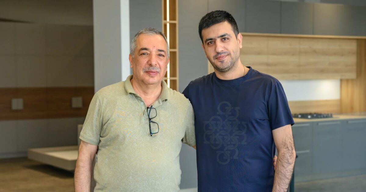 Փոքր արտադրամասից մինչև կահույքի խոշոր արտադրող. Alex Home Furniture