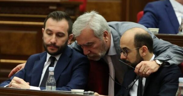 Անդրանիկ Քոչարյանին երաշխավորել է Հայկ Կոնջորյանը. «Հրապարակ»