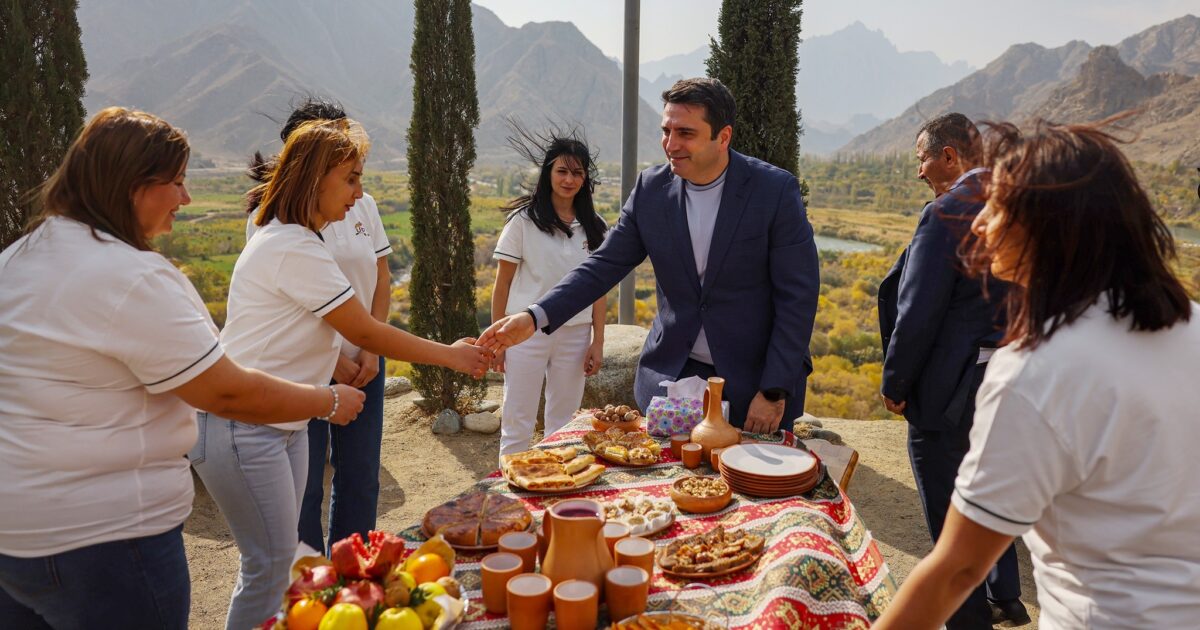 ՔՊ քարոզարշավ՝ բյուջեի հաշվին. «Հրապարակ»
