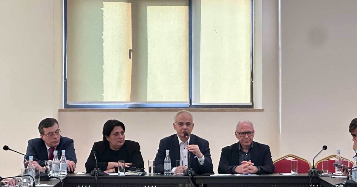 Փաշինյանի քայլերի դեմ պայքարը վերկրոնական, վերկուսակցական է. ՀԱԿ-ը քննարկում է հրավիրել