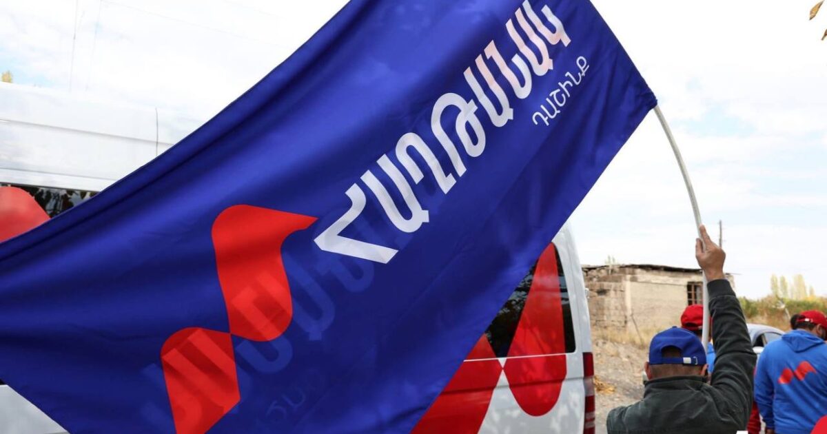 Էջմիածնում «Հաղթանակ» դաշինքի 3 անդամների տներում այս պահին խուզարկություններ են ընթանում