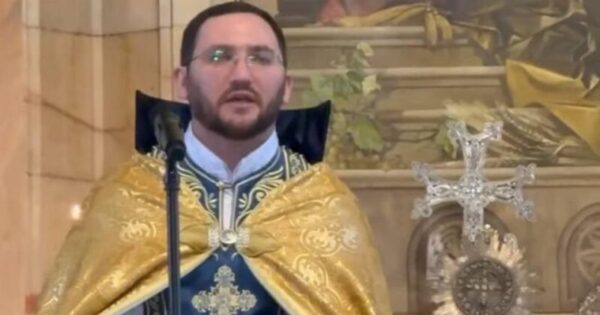 Դուք նմանվել եք առաջին կրակված փամփուշտից փախչող վախկոտների. Հայր Մաղաքիա