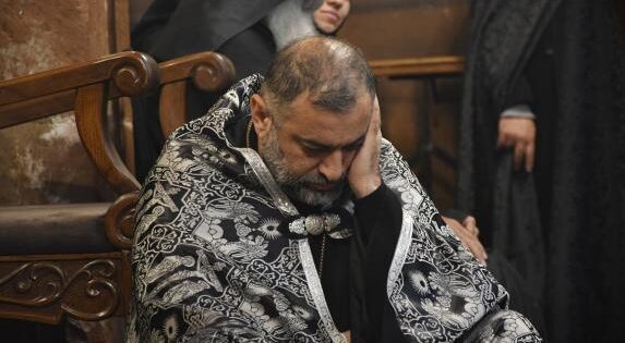 Հիշեք, գիշերին միշտ հաջորդում է այգաբացը …». Թալին Սուրբ Աստվածածին եկեղեցու հոգևոր հովիվ՝ Տեր Հայկ քահանա Սահակյան