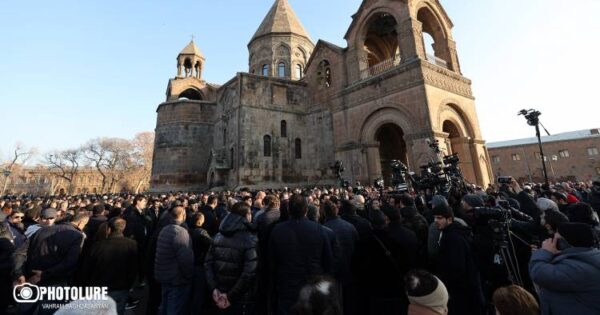 ՔՊ-ն որոշել է հարբած գրոհայինների ուղարկել Մայր Աթոռ. «Հրապարակ»