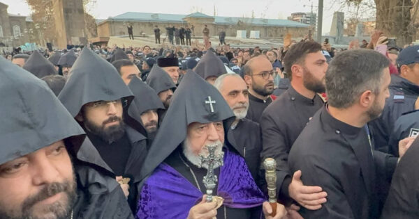 ՀՀ իշխանություններն ու որոշ մոլորված հոգևորականներ պետք է հրաժարվեն իրենց մտքից. «Փաստ»