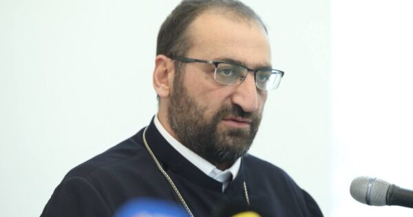 Կաթողիկոսը չի կարող հեռանալ միայն այն պատճառով, որ ինչ-որ շրջանակներ այդպիսի օրակարգ են առաջ մղել․ Արշակ Սրբազան