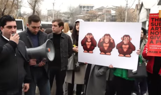 Բաքվում պահվող հայ գերիների ազատության պահանջով ակցիա ԵՄ գրասենյակի առջև