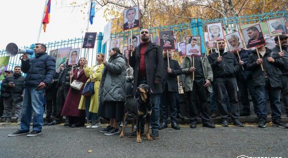 ՀՅԴ երիտասարդները ՄԱԿ-ին փոխանցել են նամակ՝ Բաքվում գտնվող հայ գերիների ազատ արձակման պահանջով