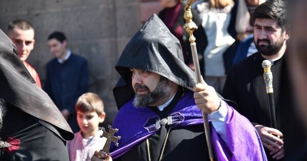 Դավաճանել Հայոց Հայրապետին՝ նշանակում է դավաճանել Եկեղեցուն և սեփական հոտին․ Մկրտիչ Սրբազան