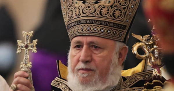 Արցախում մեր հարյուրավոր սրբատեղիների կորստյան հետ հաշտ անձինք գնում են Էջմիածինը «ազատագրելու»․ Ոսկանյան